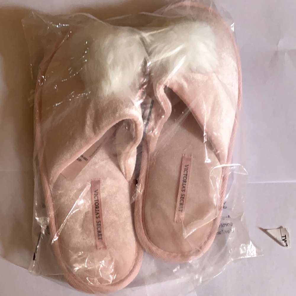 New! Pompom Victoria secret slippers